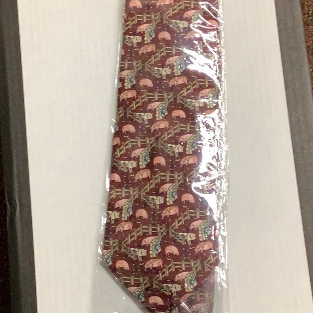 Designer Battimiello Tie Milan Italy pigs farm adorable